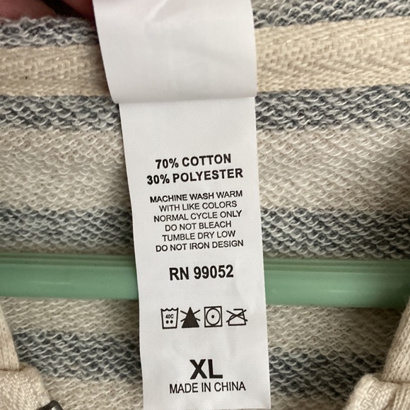 Zip up hoodie - Picture 5 of 5